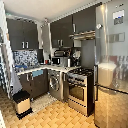 Beau T2 En Rez De Jardin, 5 Couchages, Parking Prive شقة *